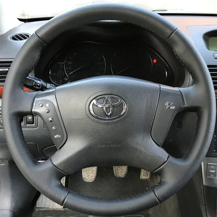 Оплетка на руль из натуральной кожи Toyota Avensis II 2003-2009 г.в. (черная) 2893