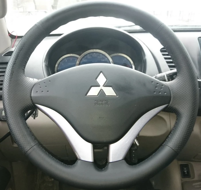 Оплетка на руль из натуральной кожи Mitsubishi L-200 IV 2006-2014 3056