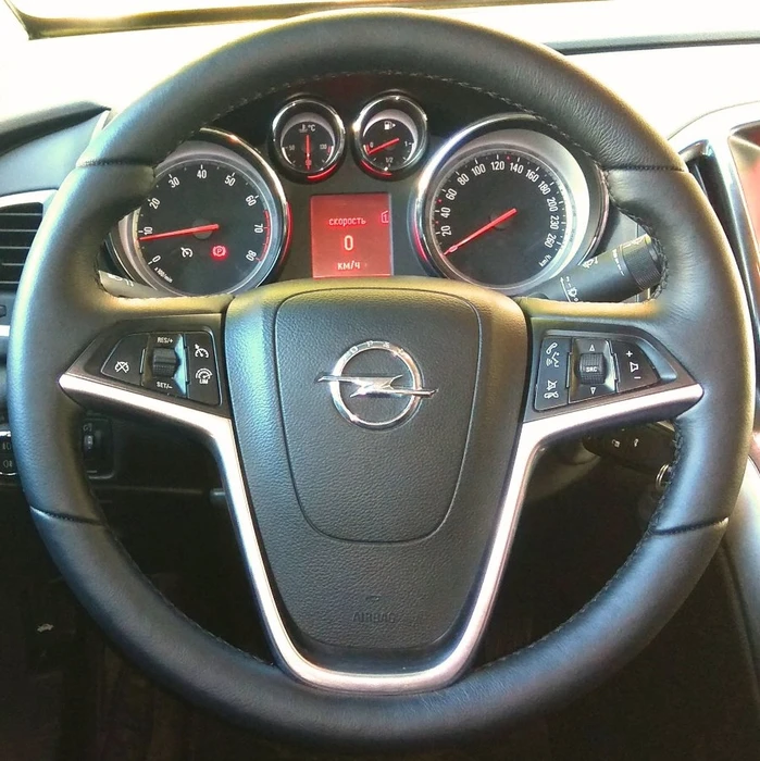 Оплетка на руль из натуральной кожи Opel Astra J 2009-2015 3058