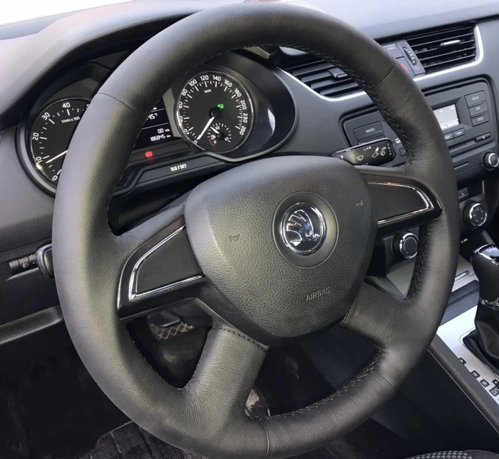 Оплетка на руль из натуральной кожи Skoda Octavia A7 (2013-2015) 3065