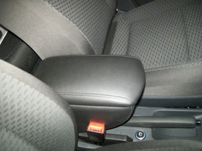 {{photo.Alt || photo.Description || 'Подлокотник Skoda Fabia 2'}}