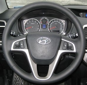 {{productViewItem.photos[photoViewList.activeNavIndex].Alt || productViewItem.photos[photoViewList.activeNavIndex].Description || 'Оплетка на руль из натуральной кожи Hyundai i20 2008-2014 г.в.'}}